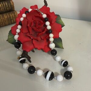 Beautiful Vintage Black & White Beaded Necklace
